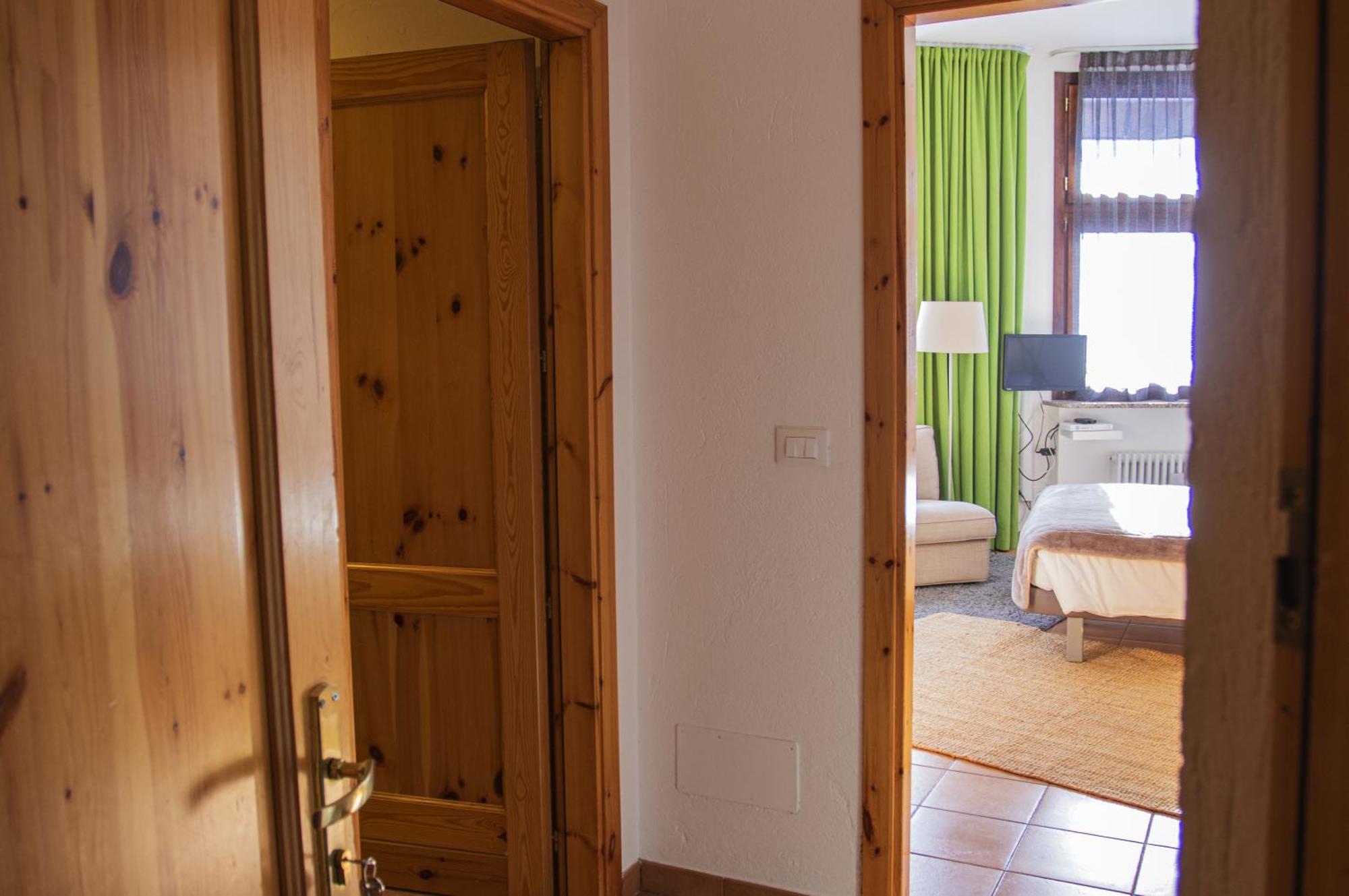 Base Camp Alpine Apartments Breuil-Cervinia Quarto foto